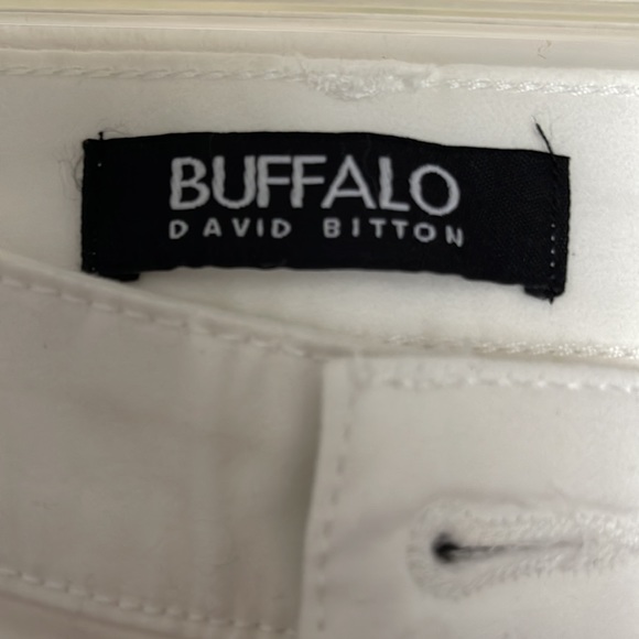 BUFFALO. Size 2/26. Color white - Picture 3 of 6